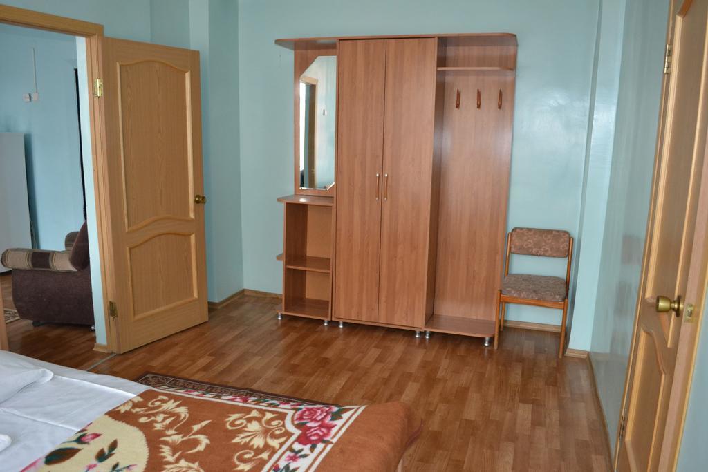 Hotel Ural Orsk Room photo