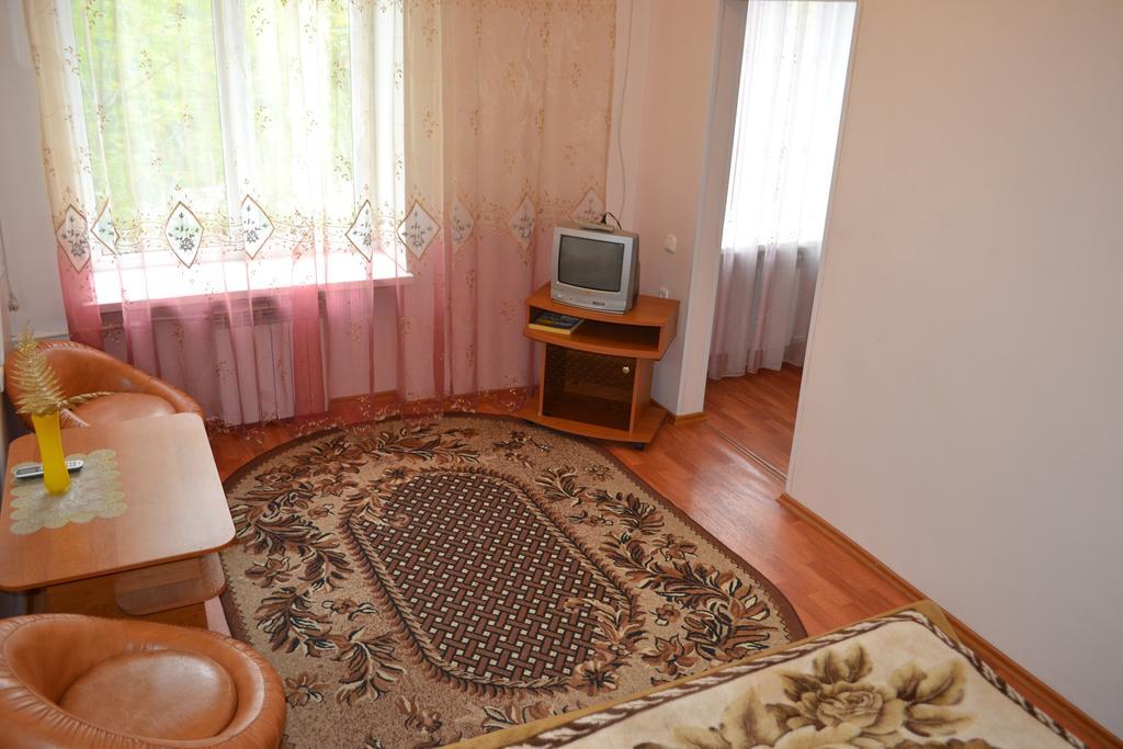 Hotel Ural Orsk Room photo