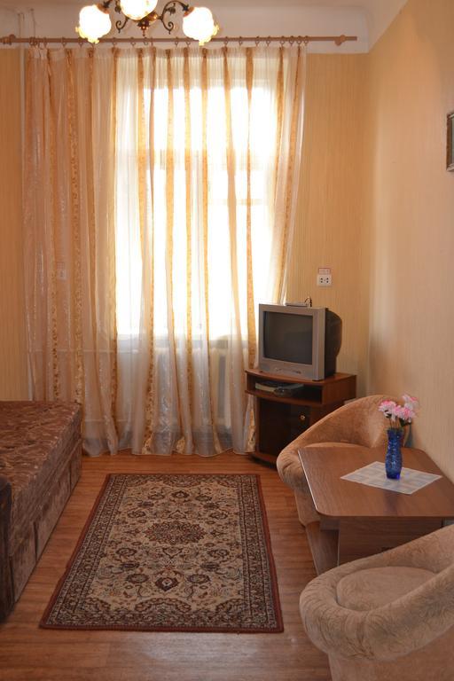 Hotel Ural Orsk Room photo