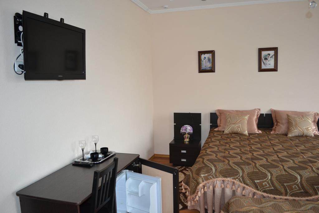 Hotel Ural Orsk Room photo