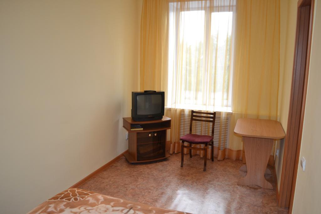 Hotel Ural Orsk Room photo